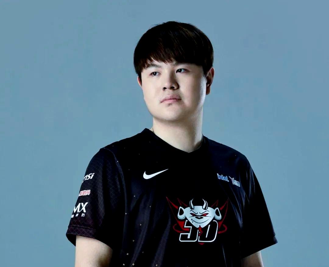 开云APP-JDG险胜EG，BDD拿下关键大龙激烈交锋全球总决赛，让粉丝疯狂欢呼