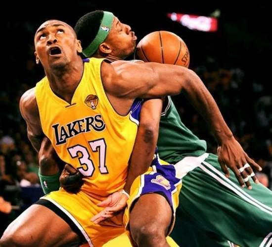 开云体育入口-豪门对决！滚球预测上演世纪大战