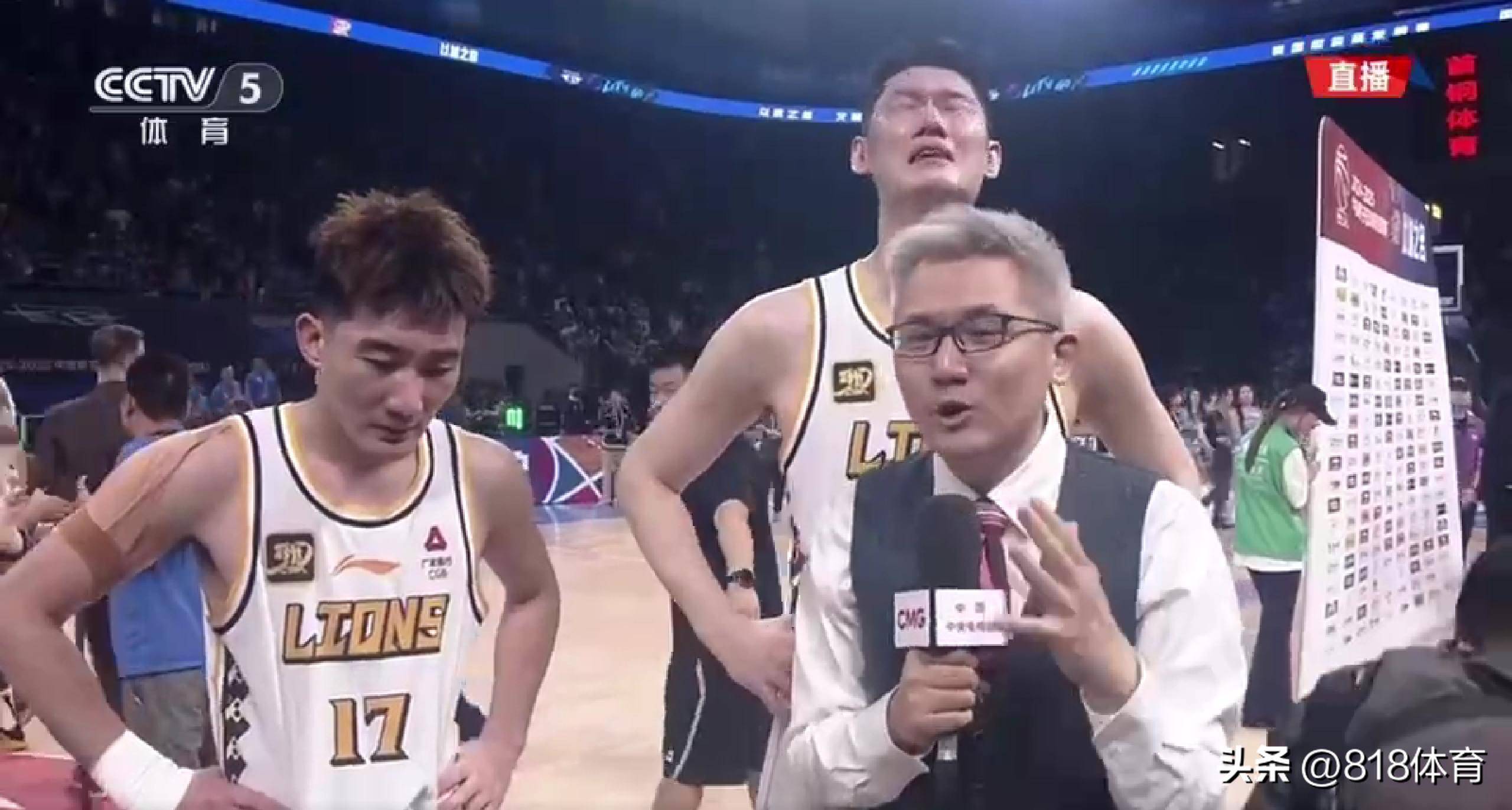 篮球选手赛后落泪,背后故事感人 篮球选手赛后落泪,背后故事感人