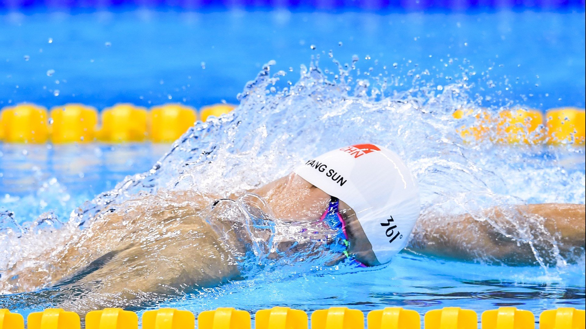 奥纳纳关键一击定乾坤！那不勒斯力克厄瓜多尔队，战术与个人英雄主义的完美结合